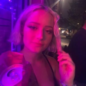 Meet your Posher, Laura